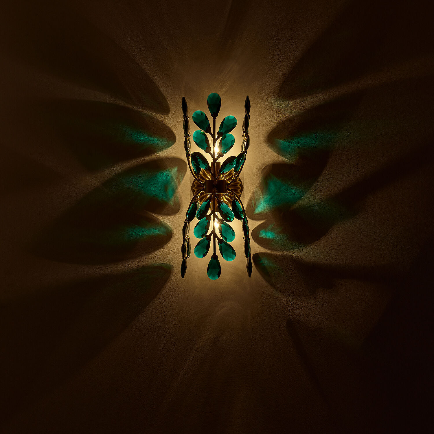 Alloro Wall Sconce Wall Light in True Brass